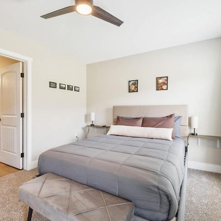 A Pet Friendly Cozy Condo In Traverse City Buitenkant foto
